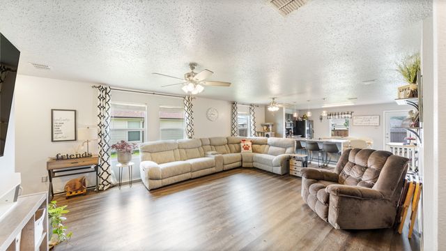 1822 Brookwood Drive, Terrell, TX 75160