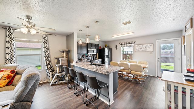 1822 Brookwood Drive, Terrell, TX 75160