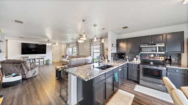 1822 Brookwood Drive, Terrell, TX 75160