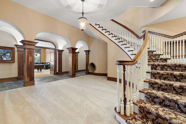 10399 LAKESHORE Drive E, Goodrich Vlg, MI 48438