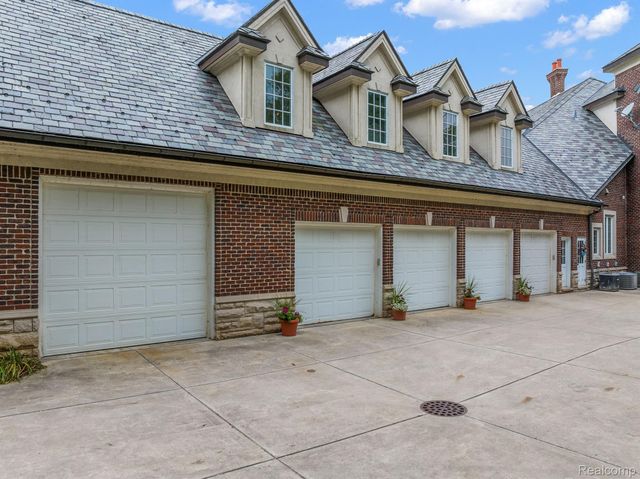 10399 LAKESHORE Drive E, Goodrich Vlg, MI 48438