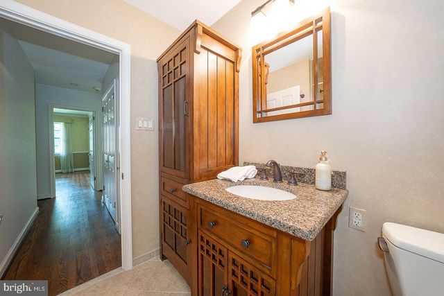 738 WOODCREST RD, Wayne, PA 19087