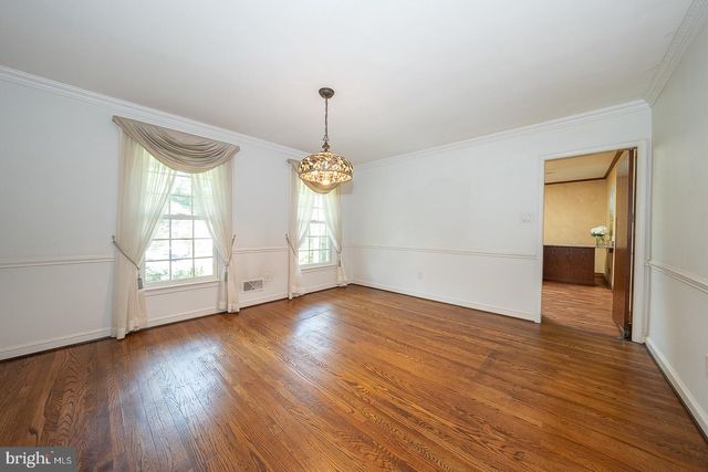 738 WOODCREST RD, Wayne, PA 19087