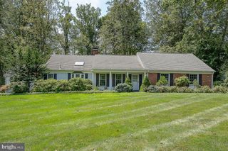 738 WOODCREST RD, Wayne, PA 19087