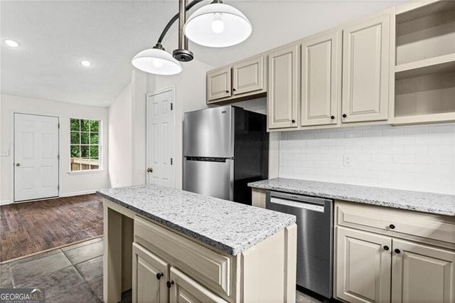 3833 Sunview Drive NW, Acworth, GA 30101