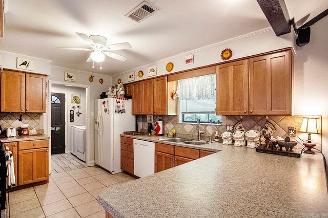 10 Sharondale Place, Maumelle, AR 72113