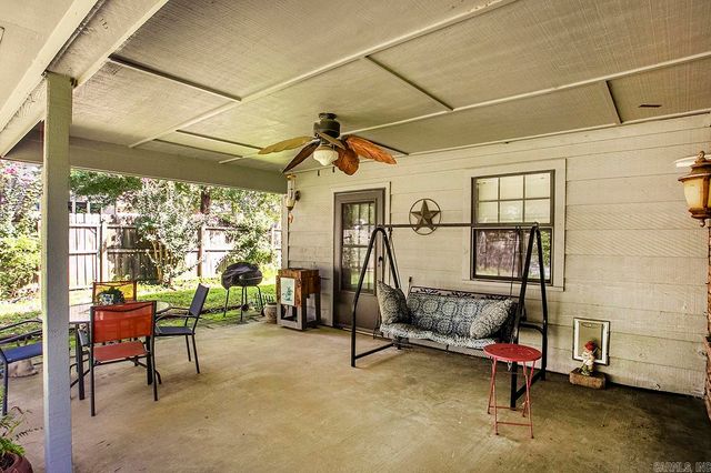 10 Sharondale Place, Maumelle, AR 72113
