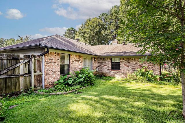 10 Sharondale Place, Maumelle, AR 72113