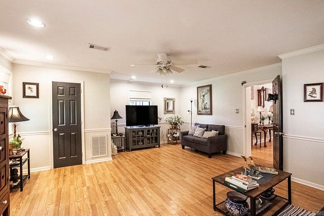 10 Sharondale Place, Maumelle, AR 72113