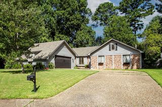 10 Sharondale Place, Maumelle, AR 72113