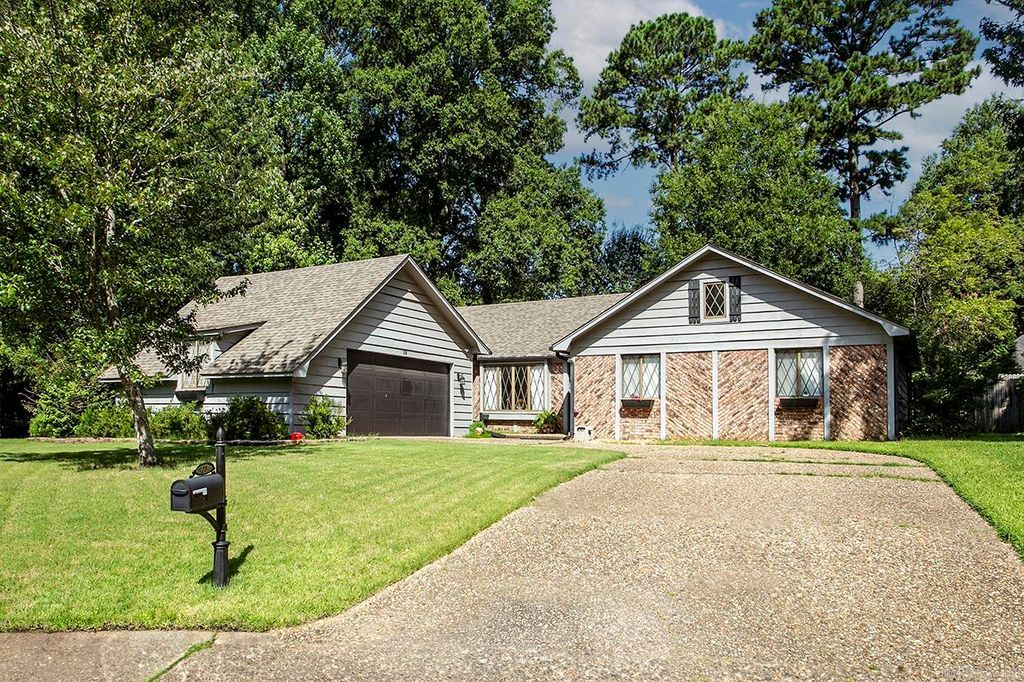 10 Sharondale Place, Maumelle, AR 72113