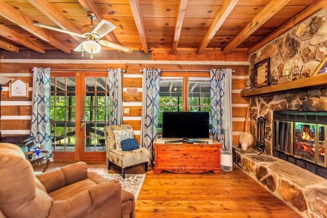 111 Laurel Trail, Blue Ridge, GA 30513