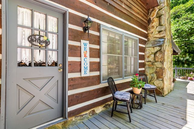 111 Laurel Trail, Blue Ridge, GA 30513