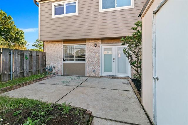 2324 Shadowdale Drive 294, Houston, TX 77043