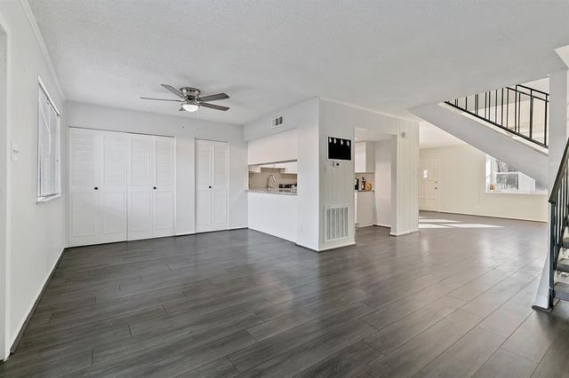 2324 Shadowdale Drive 294, Houston, TX 77043