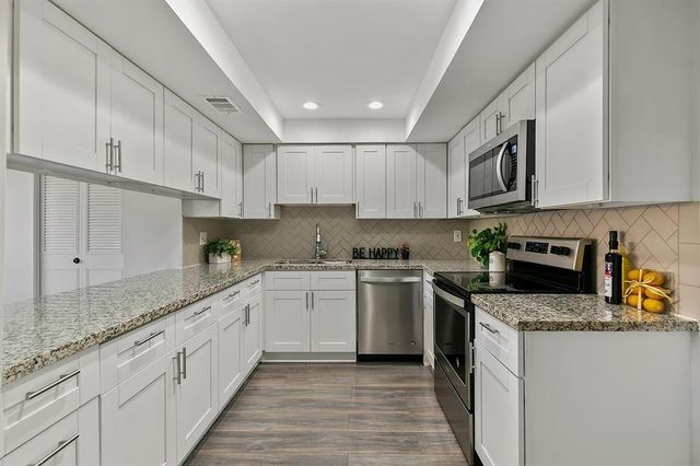 2324 Shadowdale Drive 294, Houston, TX 77043