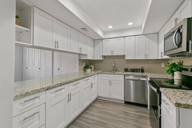 2324 Shadowdale Drive 294, Houston, TX 77043