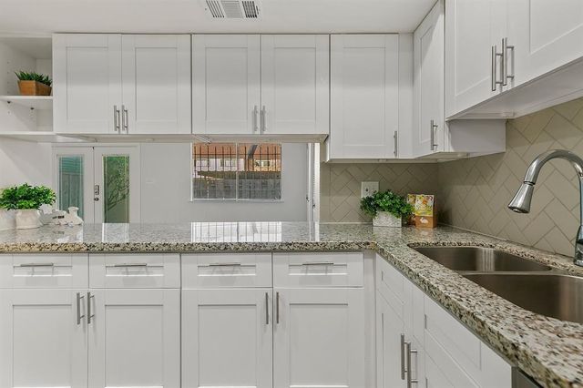 2324 Shadowdale Drive 294, Houston, TX 77043