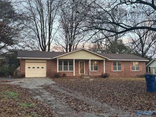 10005 SE Lily Flagg Circle, Huntsville, AL 35803