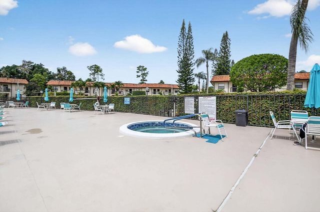 7101 GOLF COLONY Court 201, Lake Worth, FL 33467
