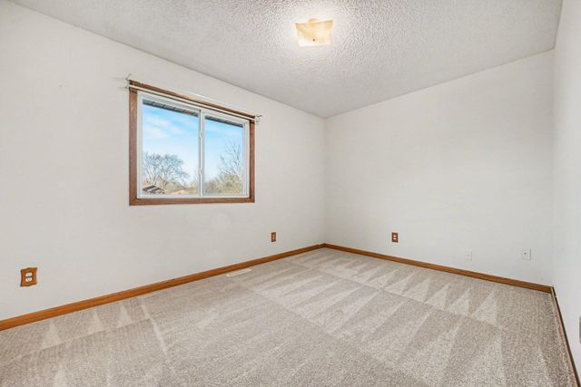 1508 84th Avenue N, Brooklyn Park, MN 55444