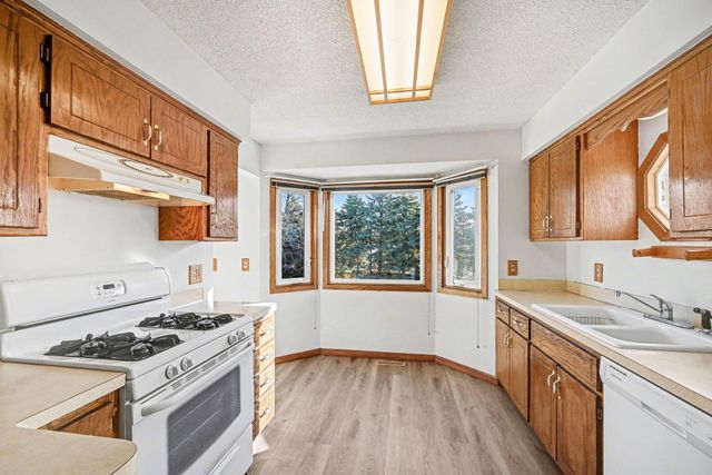 1508 84th Avenue N, Brooklyn Park, MN 55444