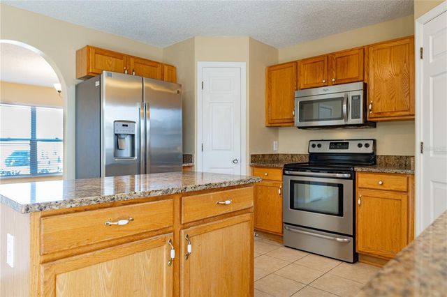 274 CURTIS AVENUE, Groveland, FL 34736