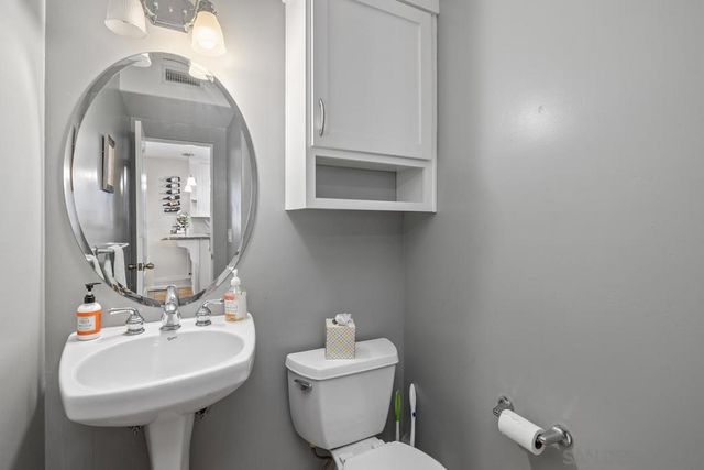 2125 Grand Ave., San Diego, CA 92109