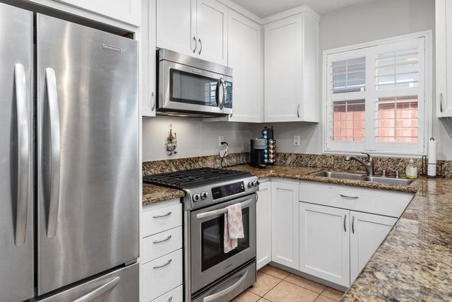 2125 Grand Ave., San Diego, CA 92109