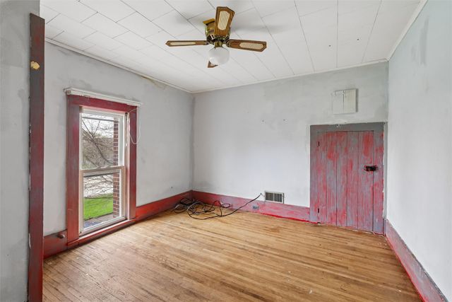 304 5th Street, Menlo, IA 50164