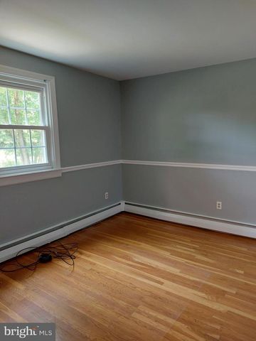 13 HEATHERWOOD HILL, Norristown, PA 19403