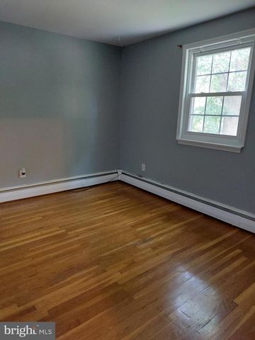 13 HEATHERWOOD HILL, Norristown, PA 19403