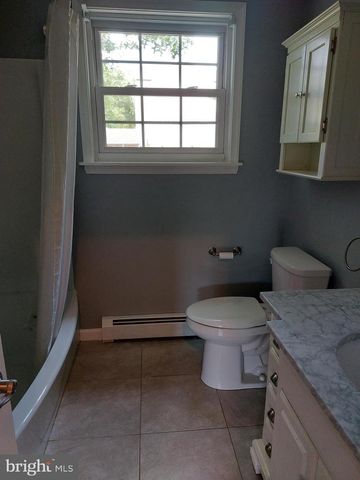 13 HEATHERWOOD HILL, Norristown, PA 19403