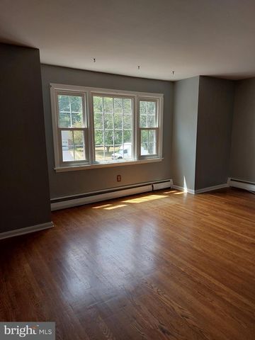 13 HEATHERWOOD HILL, Norristown, PA 19403