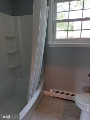 13 HEATHERWOOD HILL, Norristown, PA 19403