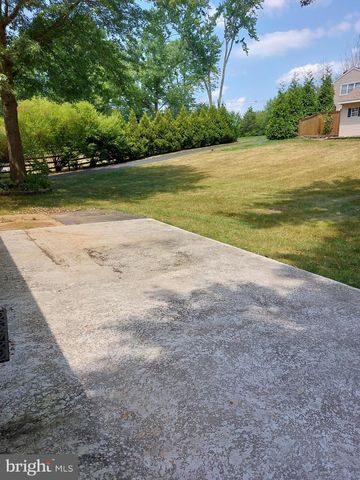 13 HEATHERWOOD HILL, Norristown, PA 19403