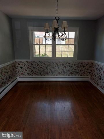 13 HEATHERWOOD HILL, Norristown, PA 19403