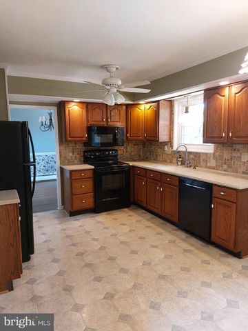 13 HEATHERWOOD HILL, Norristown, PA 19403