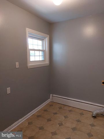 13 HEATHERWOOD HILL, Norristown, PA 19403