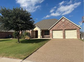 124 Country Lakes Boulevard, Argyle, TX 76226
