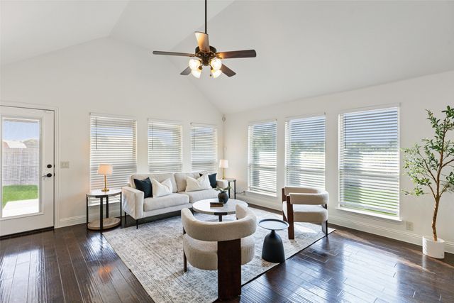 500 Cottage Place, Lavon, TX 75166