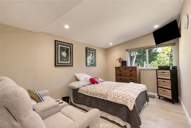 200 Wake Forest, Costa Mesa, CA 92626
