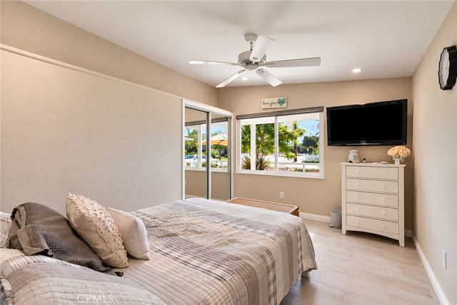 200 Wake Forest, Costa Mesa, CA 92626