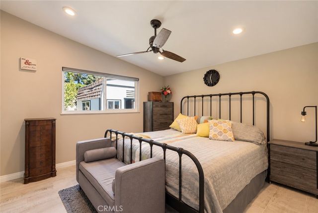 200 Wake Forest, Costa Mesa, CA 92626