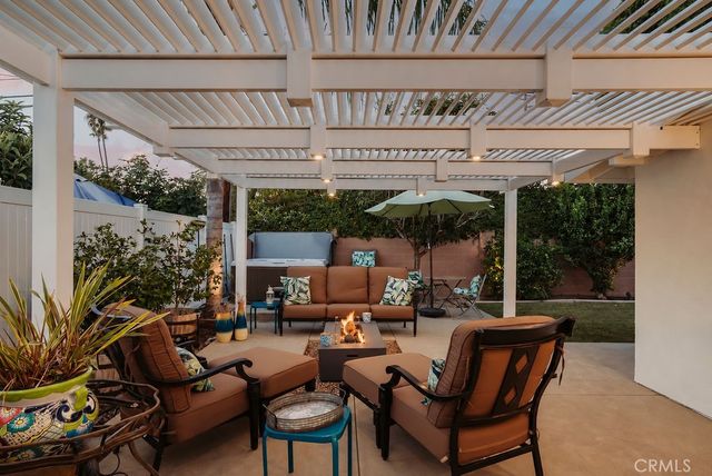 200 Wake Forest, Costa Mesa, CA 92626