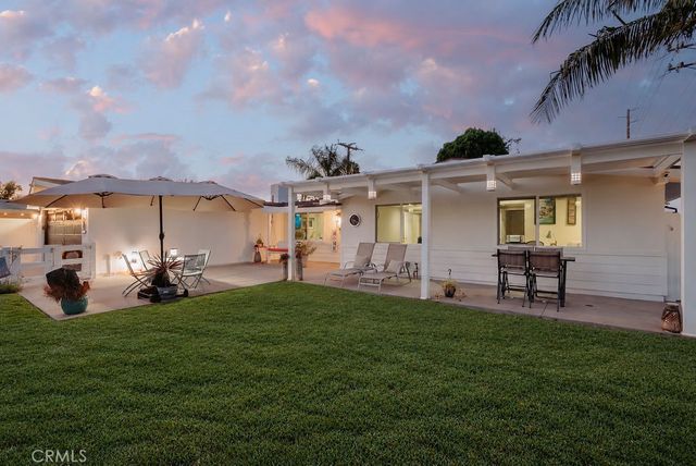 200 Wake Forest, Costa Mesa, CA 92626