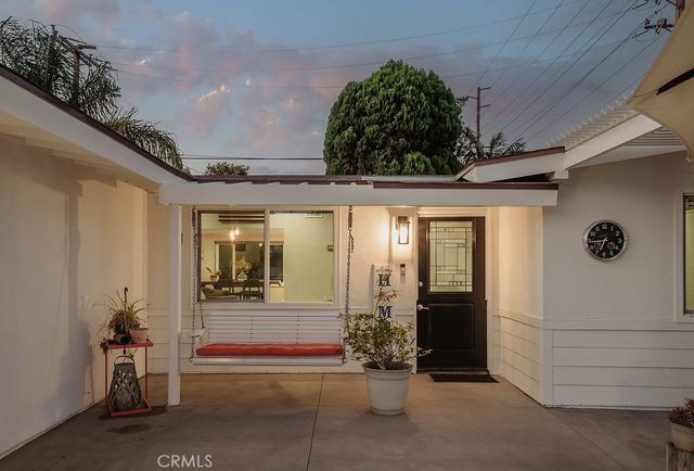 200 Wake Forest, Costa Mesa, CA 92626
