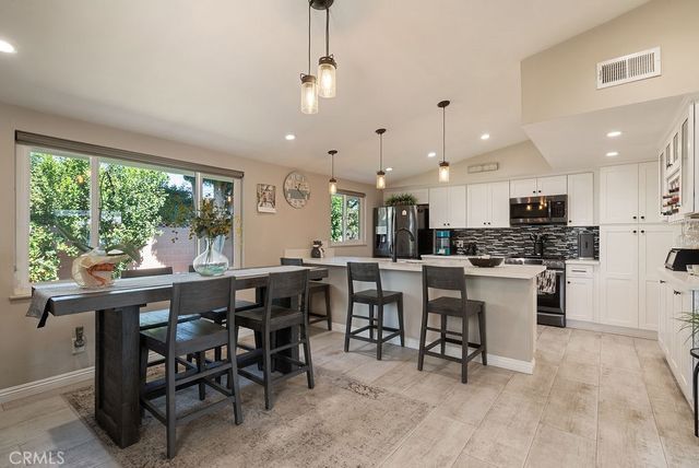 200 Wake Forest, Costa Mesa, CA 92626