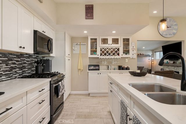 200 Wake Forest, Costa Mesa, CA 92626