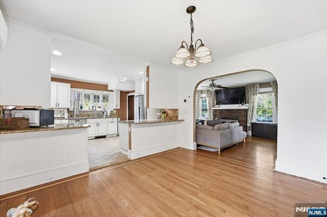 187 Kings Court, Teaneck, NJ 07666
